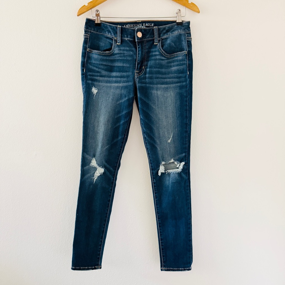 American Eagle Distressed Dark Wash Jegging Jeans in Super Super Stretch